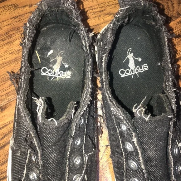 Black distressed Babalu Corkys - Picture 7 of 9